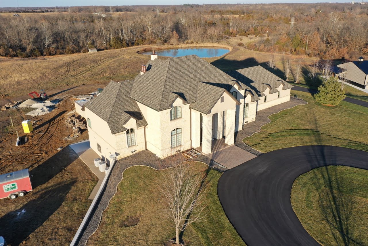 Grand Manor Roofing Progect - Fulton, MO | Expert Roofing & Exteriors